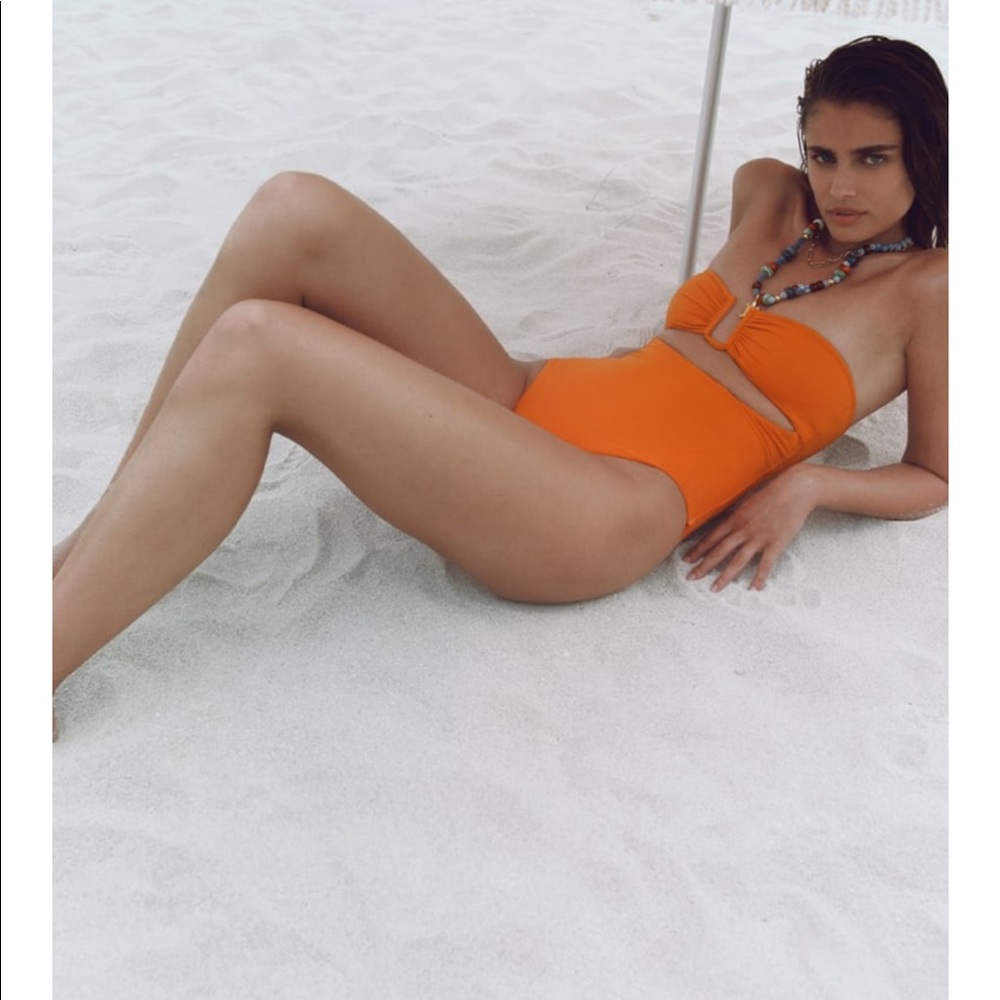 NEW ZARA cutout one piece suimsuit size M